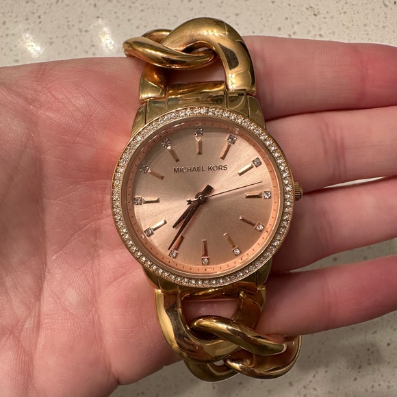 Michael Kors Rose Good Chain Link Watch - Picture 1 of 2
